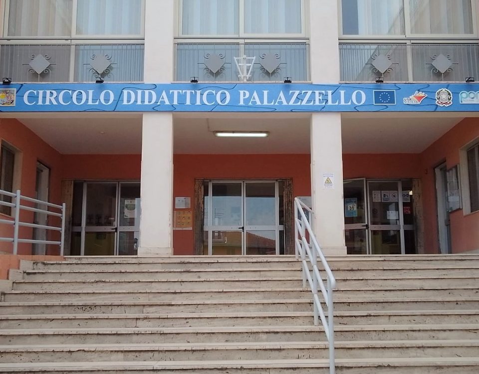 insegna-con-logo-a-rilievo